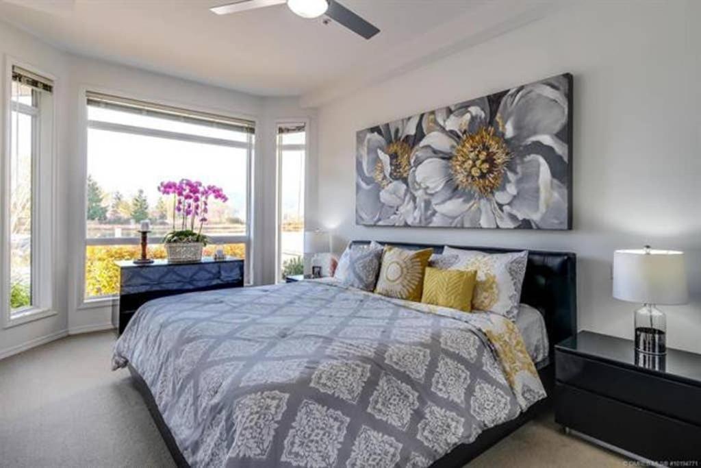 Tranquil Waterfront Condo ケロウナ エクステリア 写真